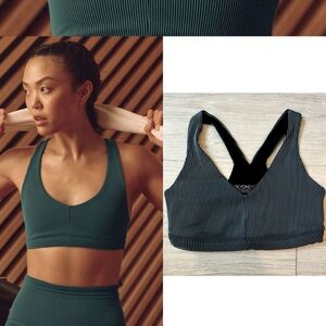 NEW Beyond Yoga (S) Pinstripe Limited Edition Sports Bra V Neck Racerback Blue